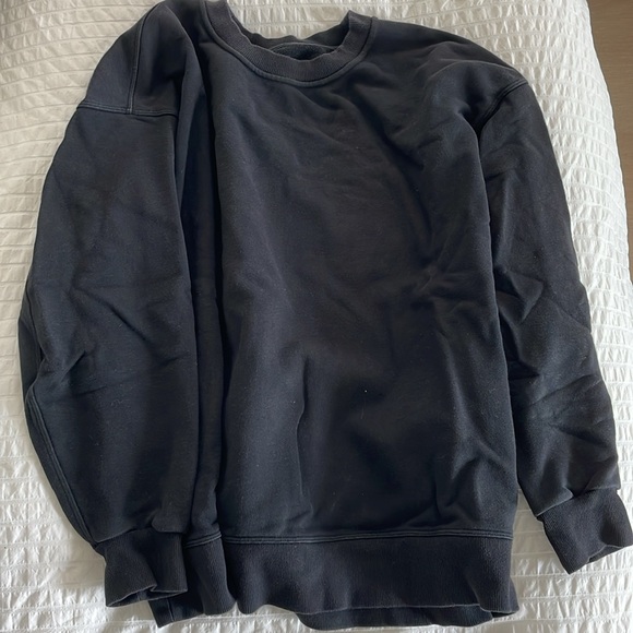 BOGO 🔥🔥 LULU LEMON Black sweater - Picture 3 of 3